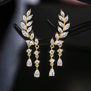✨ Cubic Zirconia Silver Plated Crystal Leaf Drop Earrings ✨